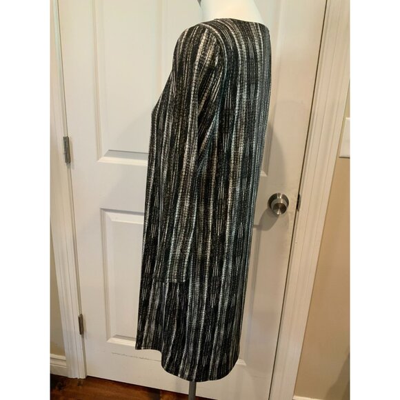 BCBG Max Azria Black & White Striped 3/4 Sleeve Shift Dress, Size Medium - Picture 4 of 8